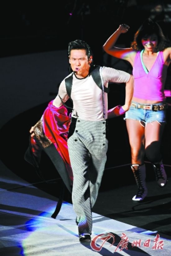 滚石30年演唱会 歌迷狂欢嗓子喊哑屁股坐痛(图