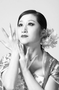 上海女孩顾巍独舞《月光爱人》(图)