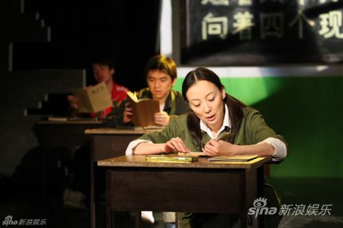 1919剧场上演话剧《李小红》观众回归初恋(图)