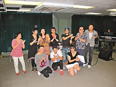 《虾仔爹地》音乐剧众演员到土瓜湾彩排