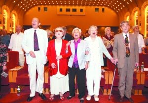 <em>北京人艺</em>60周年庆典在人民大会堂举行_影音娱