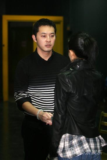 求女追男甜文,女主活泼开朗,男主冷面冰山,不要