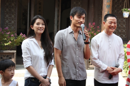 叶全真耿乐《面引子》饰演分隔两地姐弟(图)