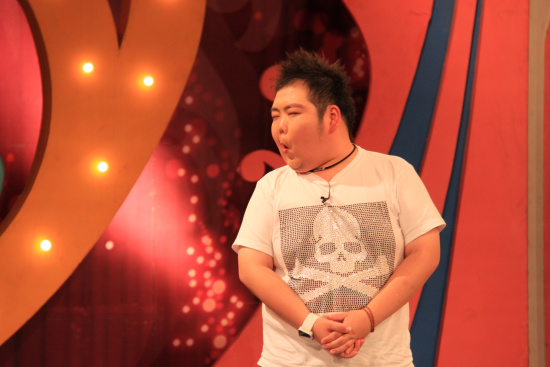 网络小胖《lady呱呱》招牌侧脸搞笑八连拍(图