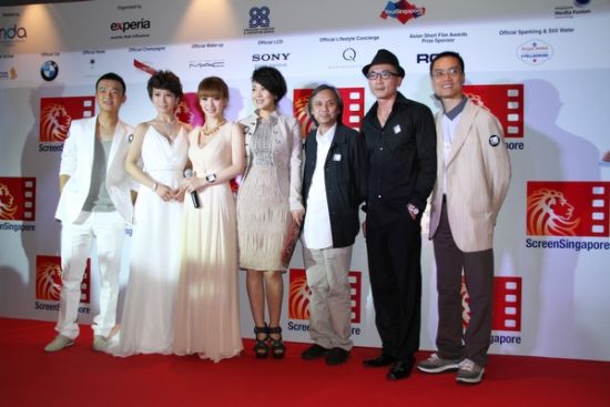 陈嘉上携《画壁》剧组新加坡宣传