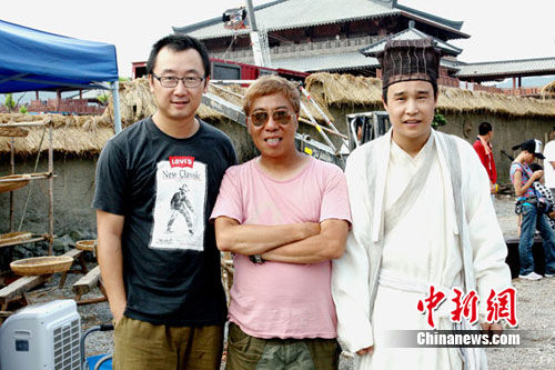陆川探班《河东狮吼2》遇小沈阳骑马出糗