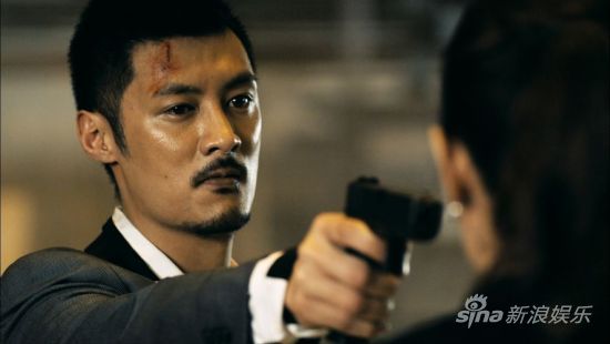 玩命狙击》30日上映余文乐片中疯狂狠毒(图)-