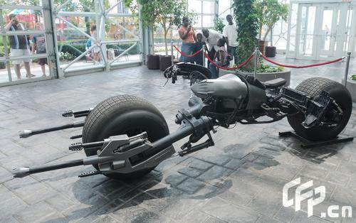 《蝙蝠侠6》北美上映创纪录 战车展览抢眼(图