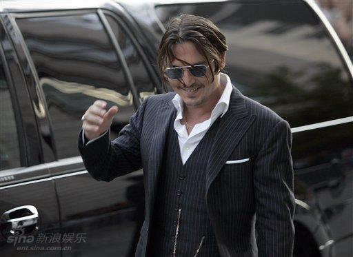 组图:《一号公敌》试映 强尼-德普秀魅力微笑