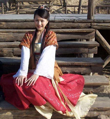 杨渝渝抱病出演古装片 静如处子动如脱兔(图)