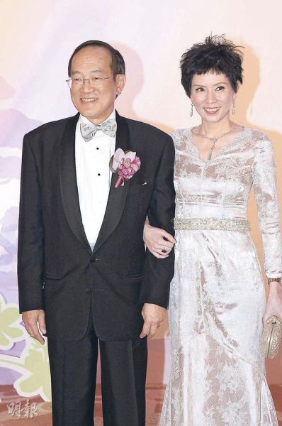 罗慧娟传迁就冲喜为继子办婚礼 向华强道贺(图)