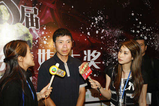 ͼ�ģ����紫ý���佱--��С�չ���ý��׷��