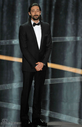 图文:奥斯卡颁奖--阿德里安-布罗迪现身发言