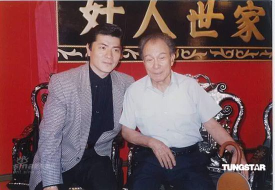 图文:石坚生前风采--与奸神龙方