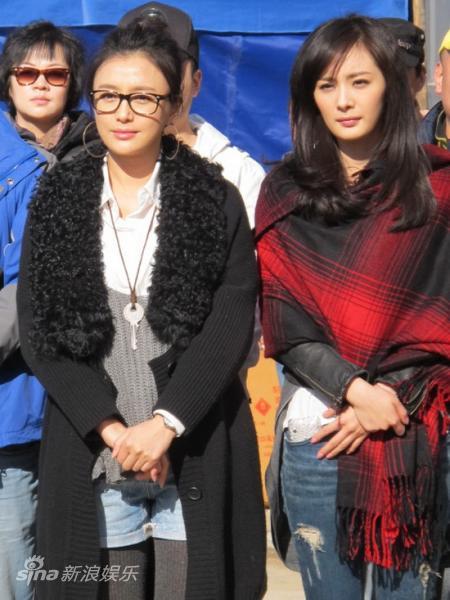 秦岚杨幂出席开机仪式