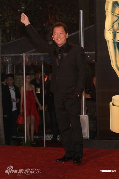 图文:香港金像奖红毯-电影传媒人杜惠东