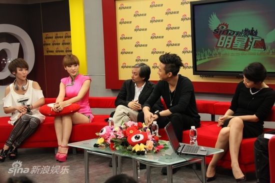 图文:《画壁》主创做客新浪-邓超曝电影剧情