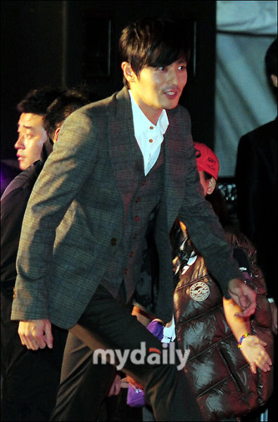 �Ŷ�����̨