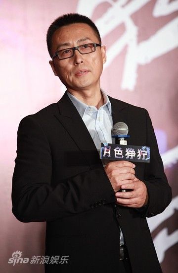 成人严重外伤后骨骼肌肉愈合，但局部肌张力高持续，与哪些神经通路异常有关？