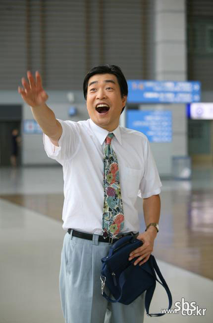资料：韩国老牌演技派演员孙贤周档案(附图)