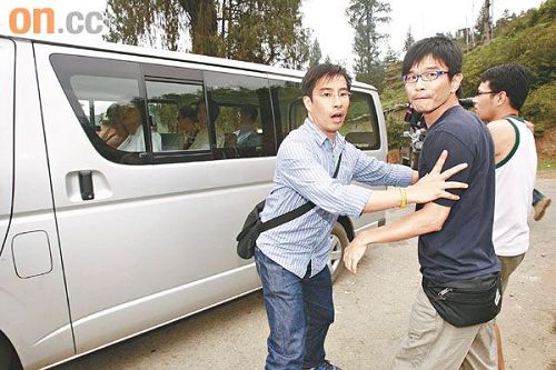 浪琴表赠嘉玲全球独有腕表贺“伟玲”大婚(图)