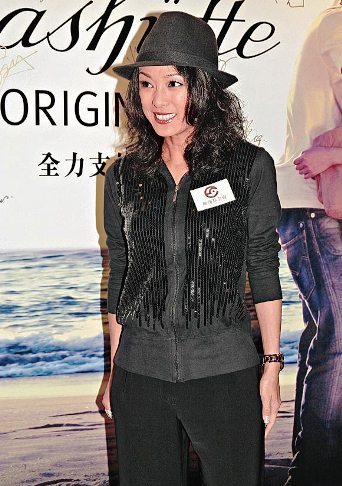 米雪直认领养子女失败自曝医院亲男友庆功(图)
