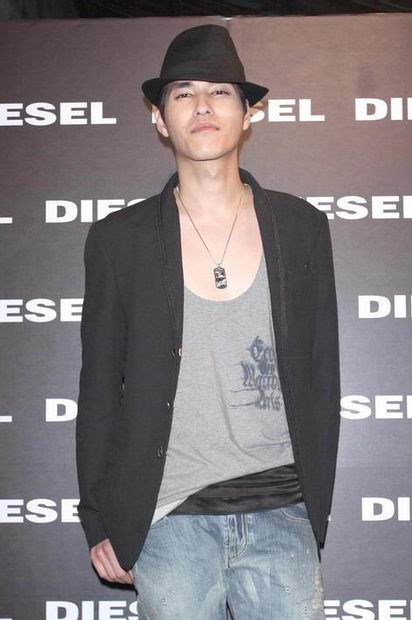 ��������ᰵȳ�ϯʱװ�ɶ�������̨������(ͼ)