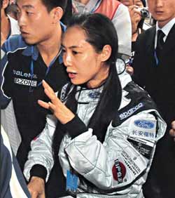 郭富城朱茵赛道重逢回避合照 14年前曾拍拖半年