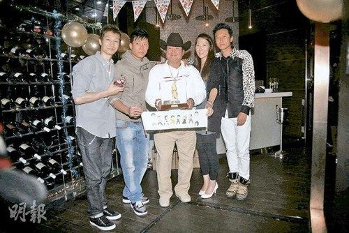 洪金宝庆生子女集结送惊喜赞准儿媳盼明年抱孙