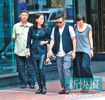 杜汶泽患病出门求医 100米要走20分钟 