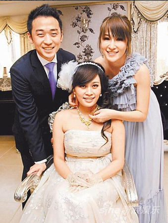 萧亚轩自曝再当姑姑与侄儿温馨合影_影音娱乐_