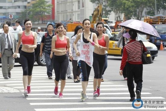 而林依晨与远在美国的男友恋情稳定