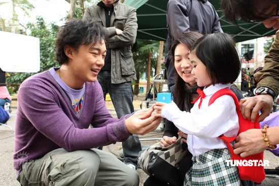 陈奕迅携女儿拍广告 父女情深惹人羡慕【图】