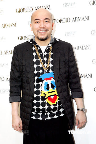 陈慧琳小腹微凸显孕味 走秀不失水准【图】