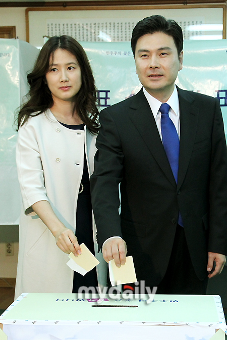 池尚旭竞选首尔市市长妻子沈银河帮拉票(图)