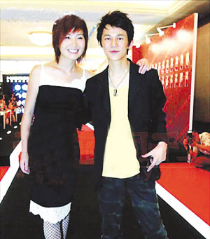 何炅结婚疑云丛生被曝妻子是前经纪人王菁(图)
