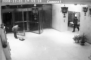 一记者太原采访时失踪监控显示被5人带走(图)