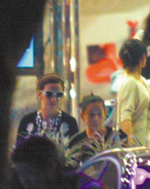 王小帅林心如十指紧扣谱恋曲双方均称喝多了