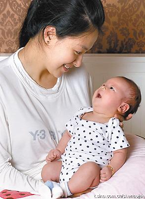 沈傲君曝丈夫为乾隆后代一切有家谱为证(图)