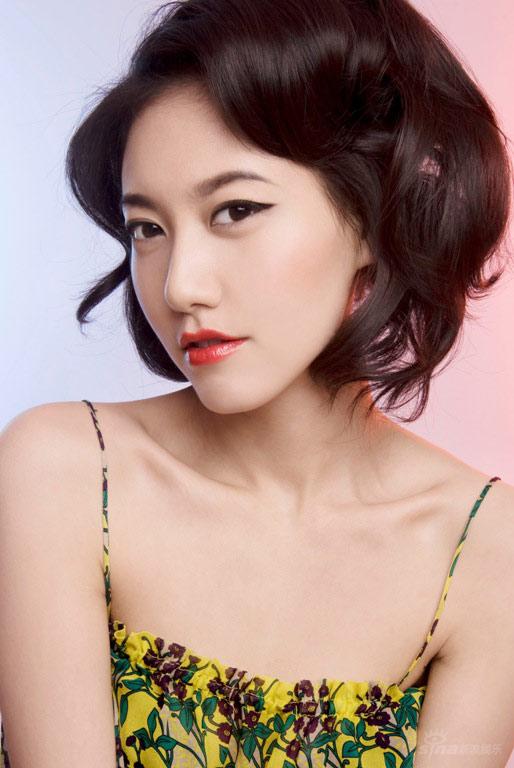 组图：高露幻彩演绎千面娇娃彩妆展时尚青春