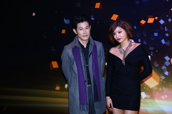 组图:微博之夜红毯矢野浩二金素丽秀中文|矢野