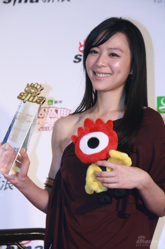 范冰冰李冰冰张静初红毯争艳开心捧奖【图】