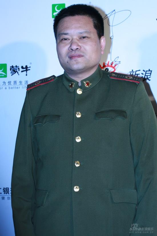 标题:图文:《士兵突击》制片人张谦身着军装亮相; 士兵突击演员表