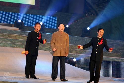 图文:清明晚会在晋上演-快板表演