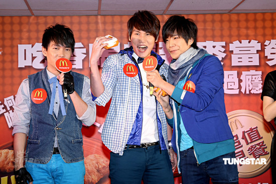 s.h.e化身霹雳娇娃 “海扁”星光三少