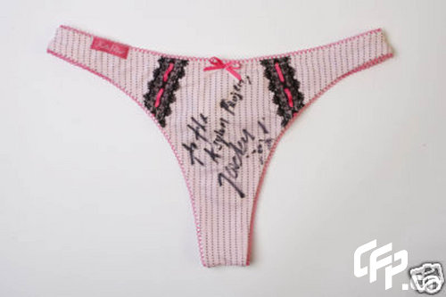 图文:众星为慈善拍卖内裤-女星乔丹的粉色性感
