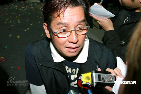 谭咏麟出席活动称干儿子关楚耀嚎哭认错【图】