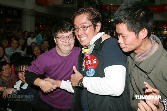 谭咏麟出席活动称干儿子关楚耀嚎哭认错【图】