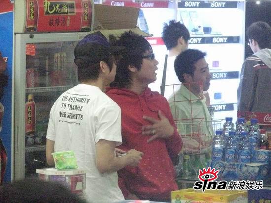 林俊杰12小时畅游京城 与王菲那英进餐合影【图】