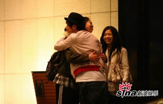 林俊杰12小时畅游京城 与王菲那英进餐合影【图】